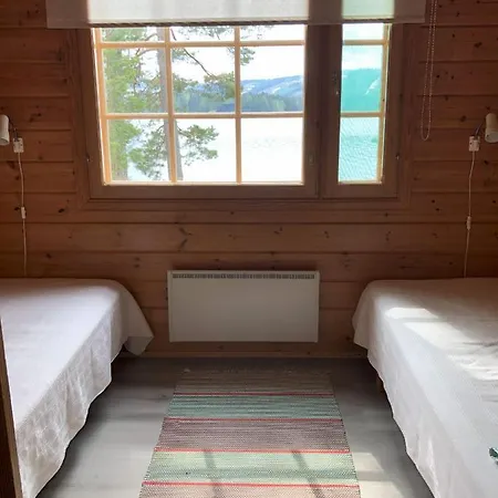 Katriina, Huom! Sijaitsee Saaressa, Locates On Island